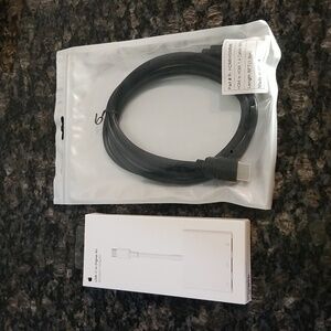 Apple USB-C Digital AV Multiport Adapter (+ HDMI cable)